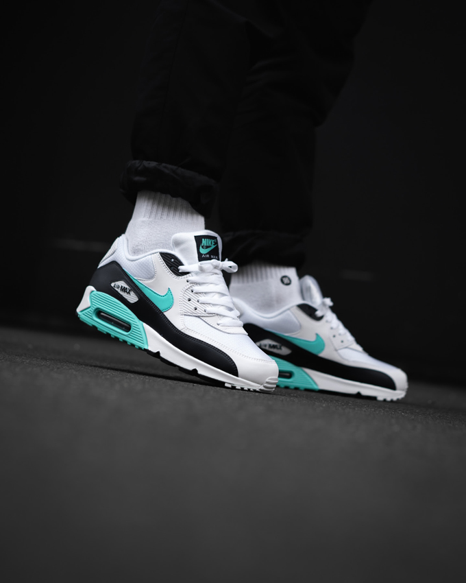 nike air max 90 aurora