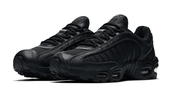 mens nike triple black